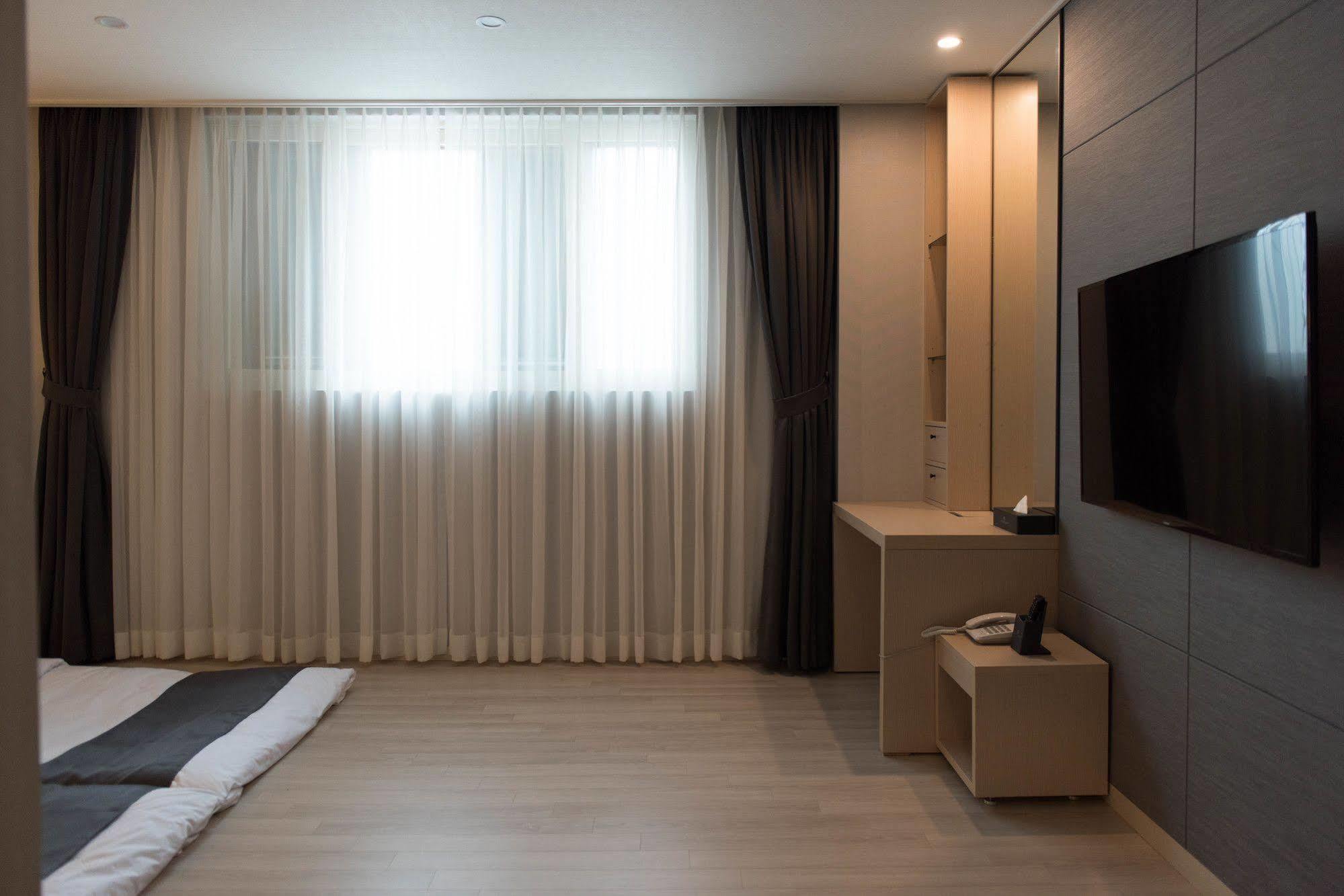 New Donghae Tourist Hotel Exterior photo